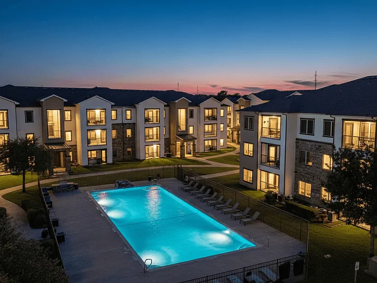 Creed Canyon Apartments — Photo 10