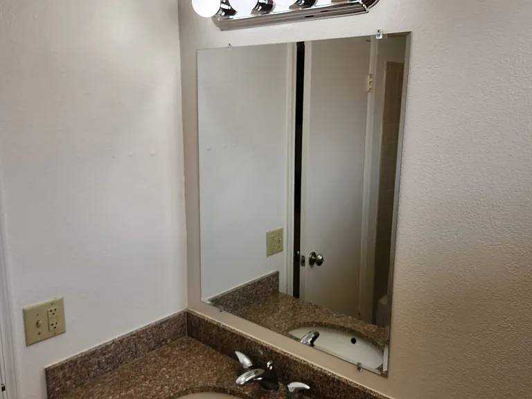 2721 W Estrella Dr — Photo 13