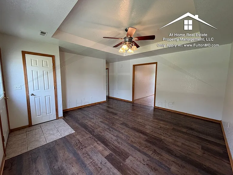 1902 Dunham Dr — Photo 5