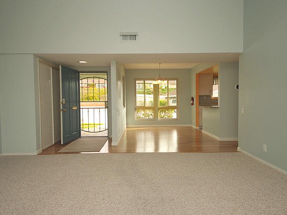 5th image of 3615 Vista Bella Unit 33