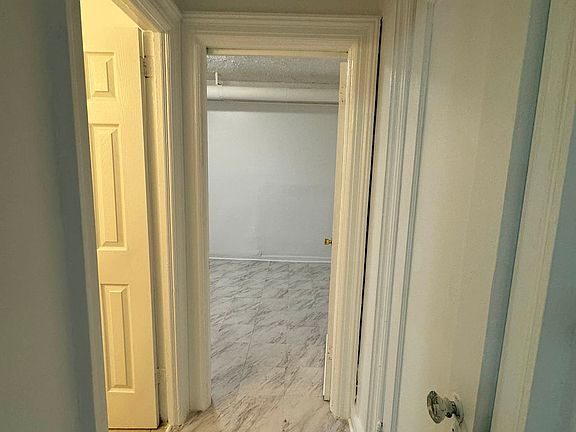 4th image of 1165 Pugsley Ave #W2