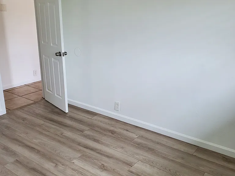 419 W Ramona Dr — Photo 4