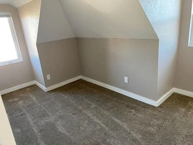 706 Noble St — Photo 3