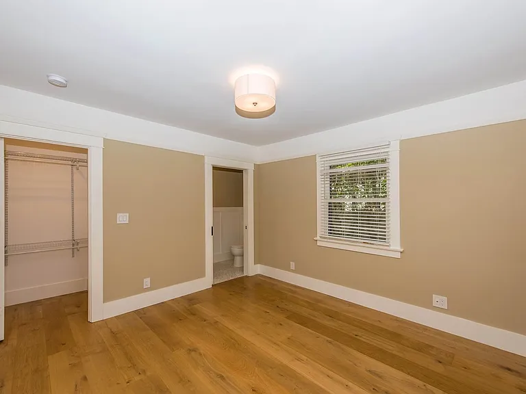 306 N Shaffer St — Photo 27