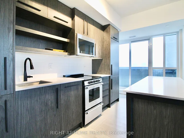 560 Rideau St #1006 — Photo 7
