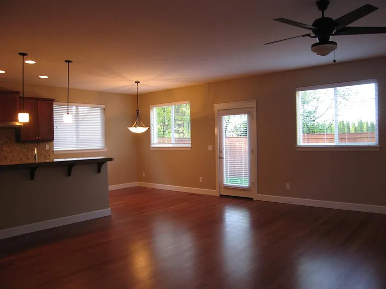 19412 SE 13th Way — Photo 19