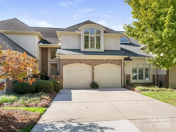 8942 Challis Hill Ln, Charlotte, NC 28226