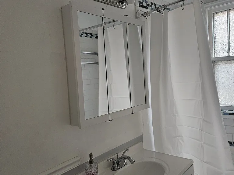 10918 S Vernon Ave — Photo 29