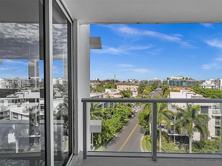 9901 E Bay Harbor Dr #803 — Photo 17