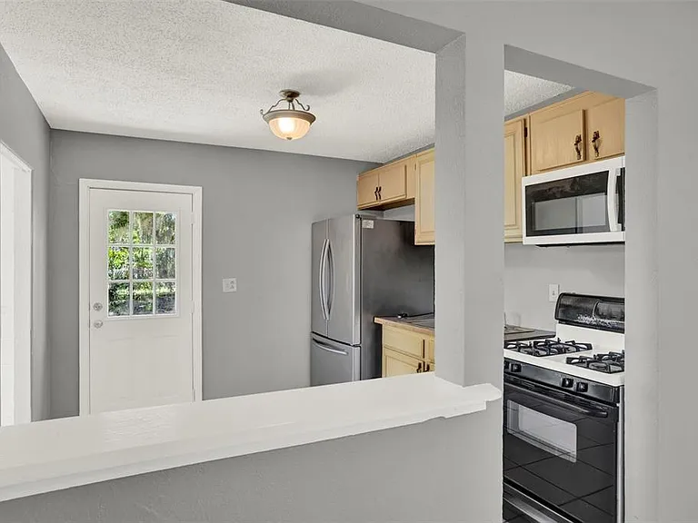 1220 Morin St #B — Photo 5