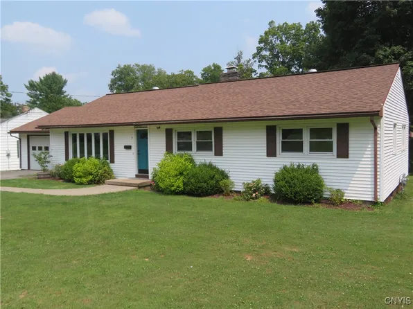 7 Overbrook Cres, New Hartford, NY 13413