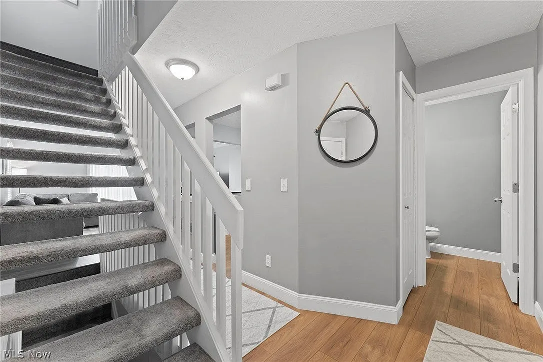 2 bed, 2.5 bath, 2074 sqft, $2,000 — Photo 4