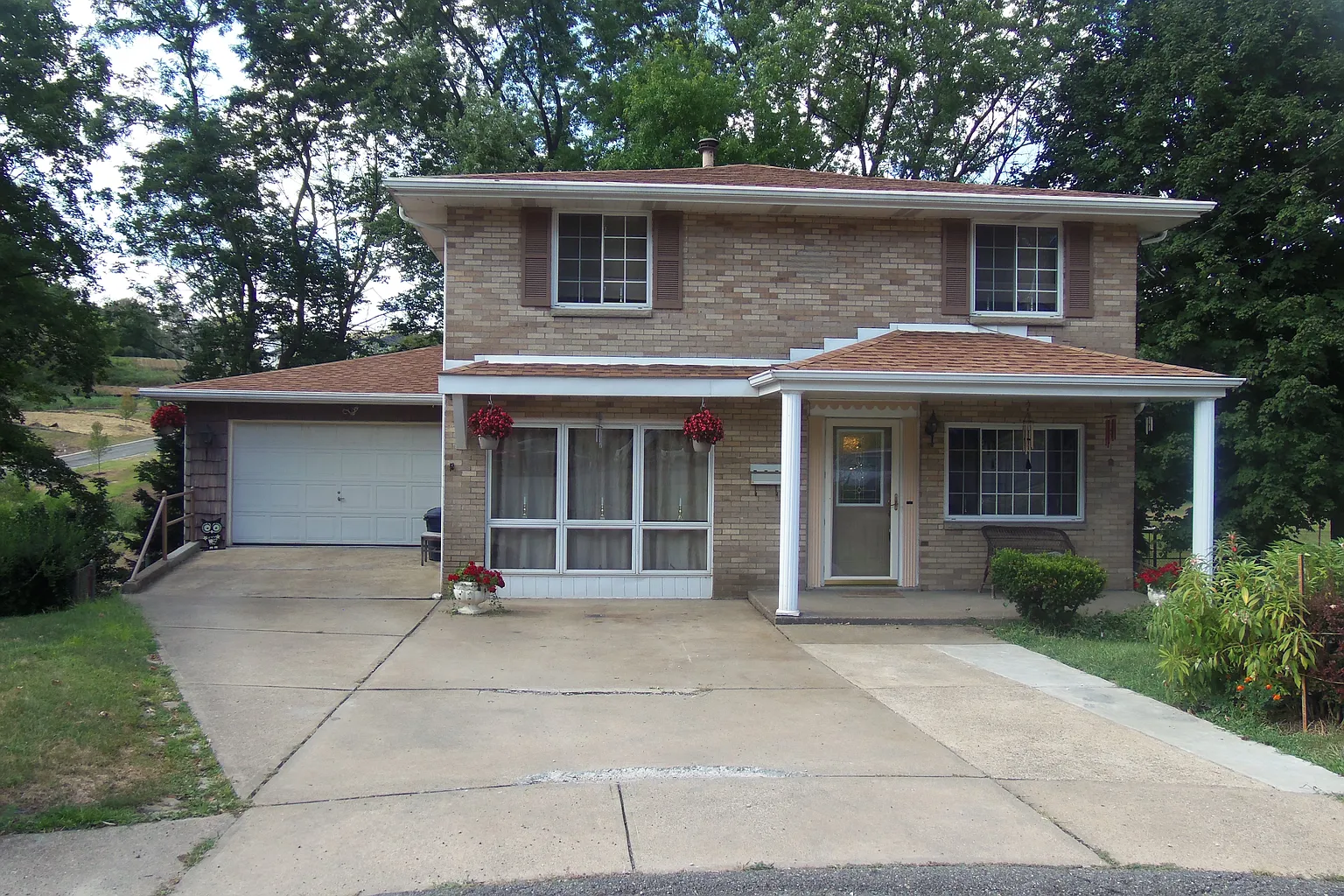 244 Denese Dr photo 1