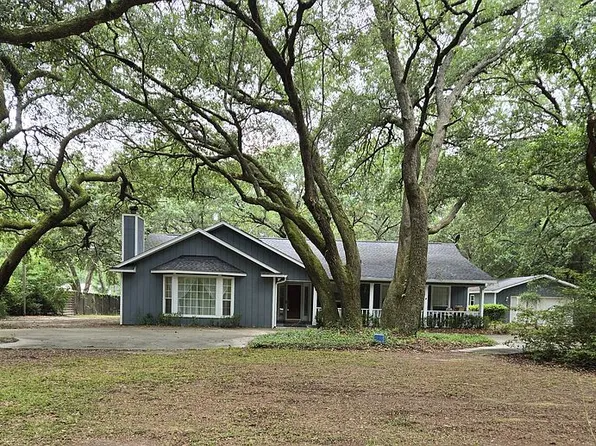 9609 John Hall Ln, Foley, AL 36535