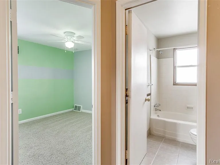 3388 Coolidge Hwy — Photo 17