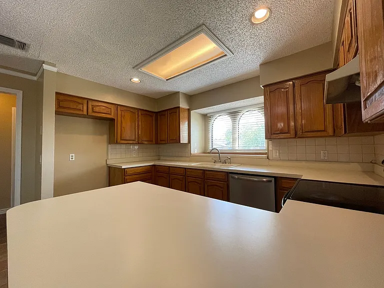 2917 Elsinor Dr — Photo 5