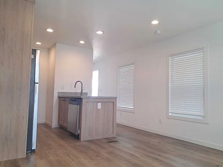 2701 E Allred Ave #81 — Photo 5