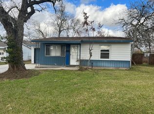 427 Azalea St, Lake Jackson, TX 77566