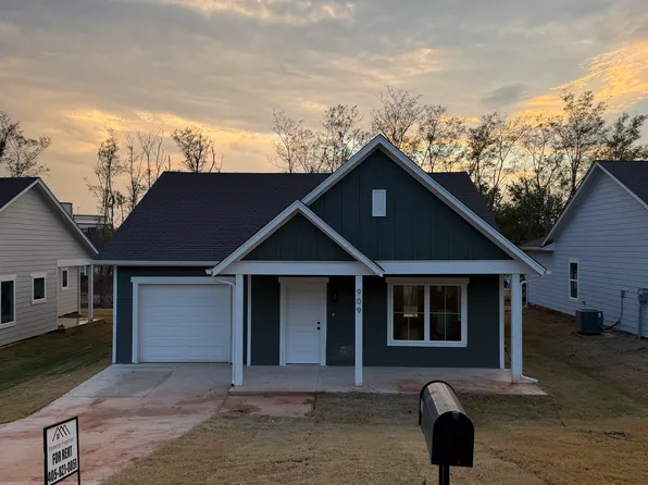 909 S Birch St, Luther, OK 73054