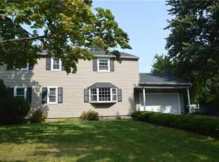 276 Oakdale Dr, Webster, NY 14580