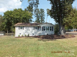 1402 University Dr, Lancaster, SC 29720