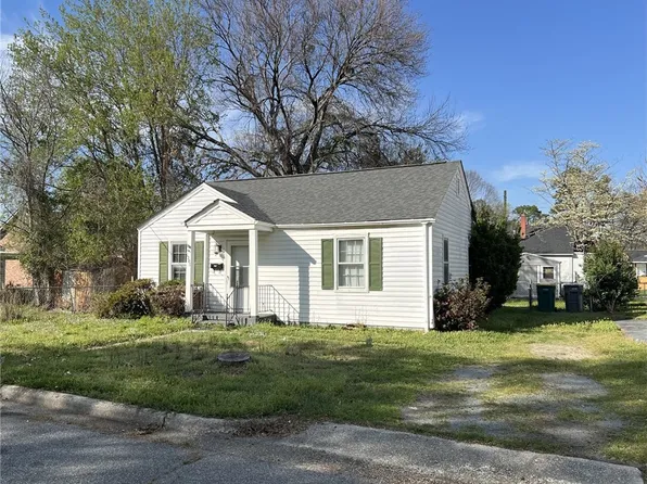 1205 Eisenhower St, Lumberton, NC 28358