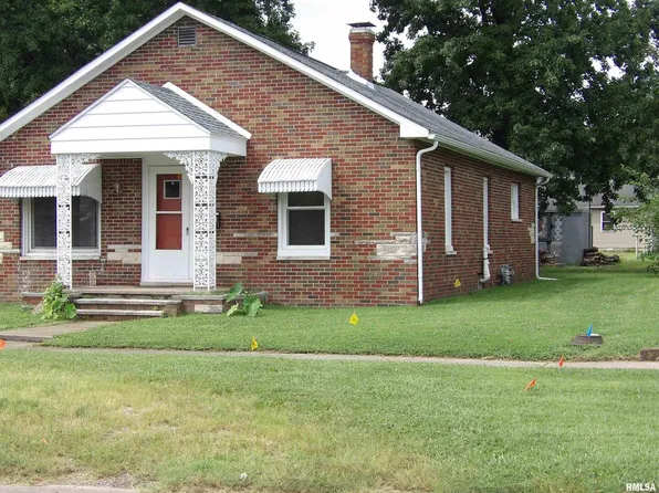 407 S Logan St, West Frankfort, IL 62896