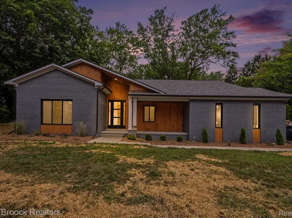 4570 Burnley Dr, Bloomfield Hills, MI 48304