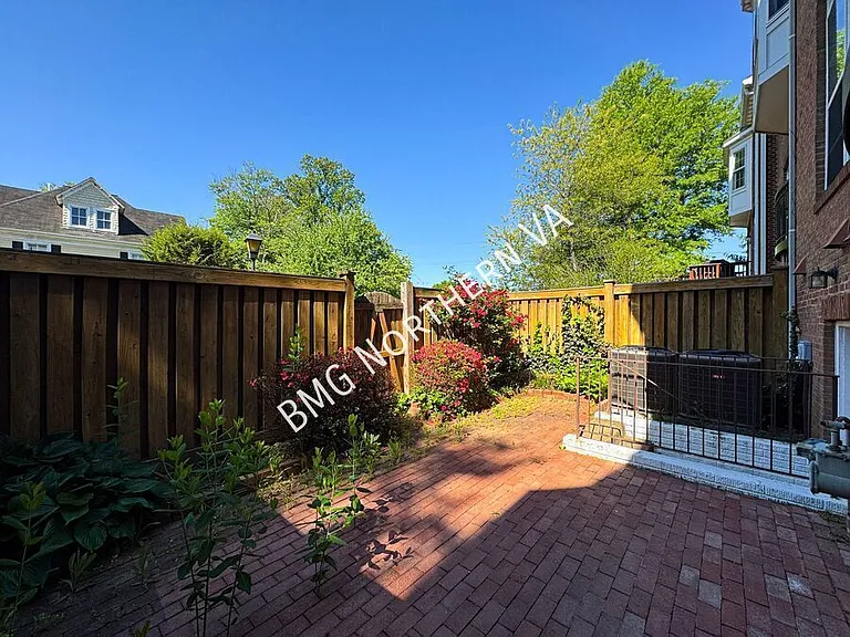 3091 McKinnon Way — Photo 34