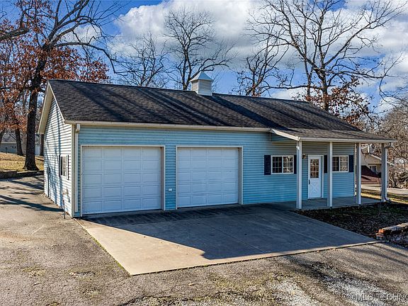 4th image of 76 Circle Dr