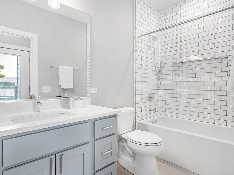 504 Lyman Avenue — Photo 8