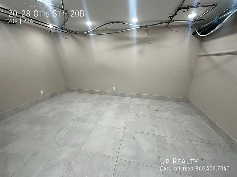 20-28 Otis St #20B — Photo 14