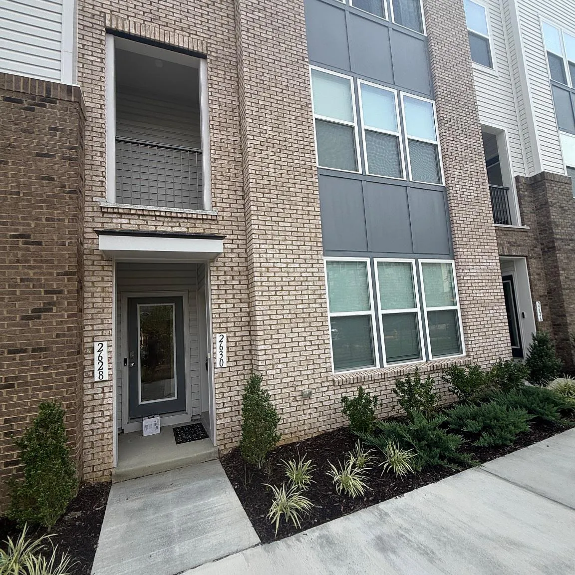 2 bed, 2.5 bath, 1493 sqft, $2,900 — Photo 1