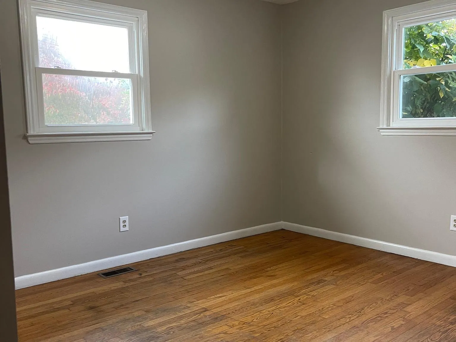 3 bed, 1.5 bath, $1,350 — Photo 3