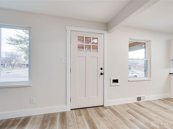 5th image of 1059 Broadmoor Dr