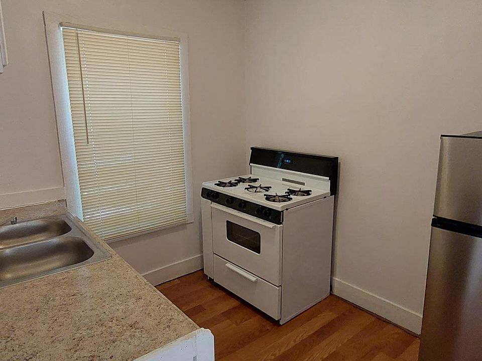 1st image of 1103 S Armstrong Ave #100