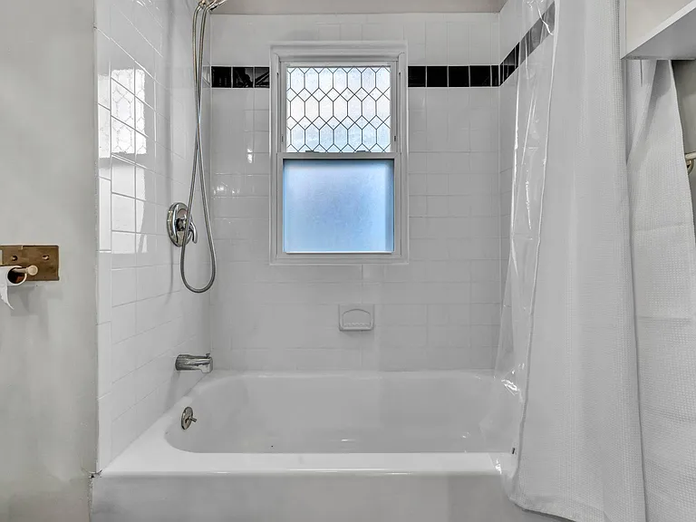 1339 W 61st St — Photo 19