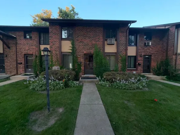 1S255 Dillon Ln, Villa Park, IL 60181
