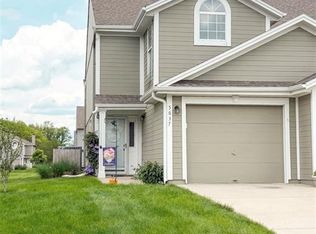 5637 NW Sunrise Meadow Cir, Lees Summit, MO 64064
