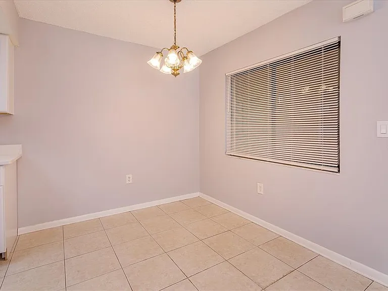 5013 Vineland Rd #108 — Photo 8