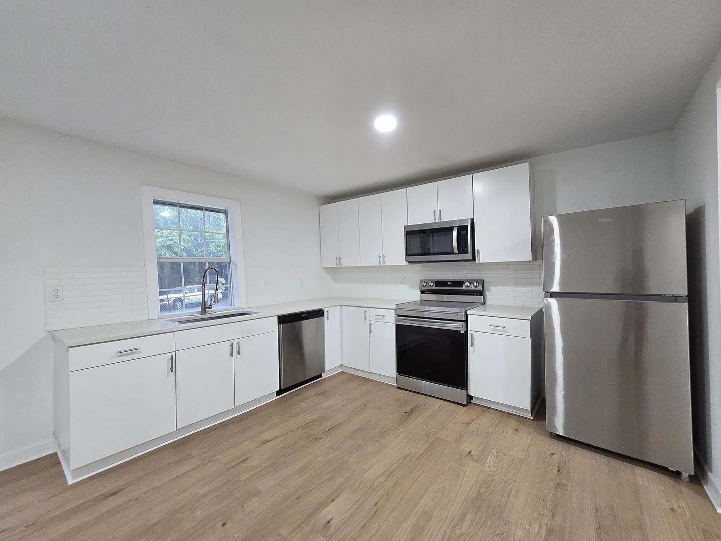 202 Marston St — Photo 4