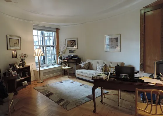 Sold by essential NEW YORK Real Estate | media 4