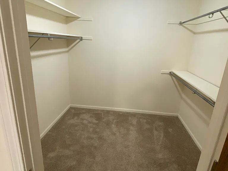 Autumn Ridge Apartments — Photo 18