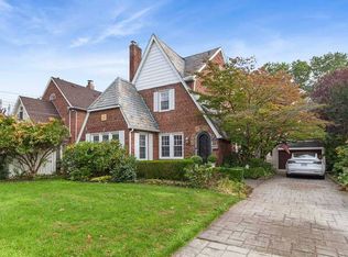 206 Kilburn Rd, Garden City, NY 11530