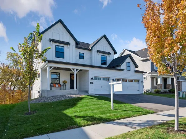 107 Maple Ter, Waconia, MN 55387