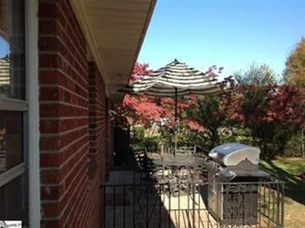 102 Richmond Dr, Greenville, SC 29617