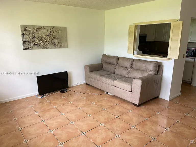 8 Fanshaw Way #8-A — Photo 1