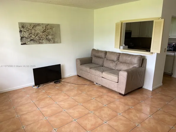 8 Fanshaw A #A, Boca Raton, FL 33434