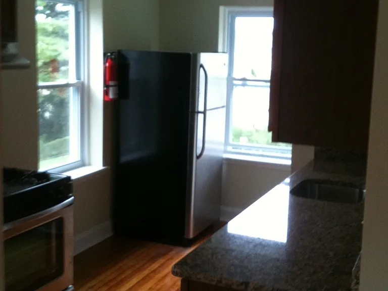 852 Martin Ave — Photo 12