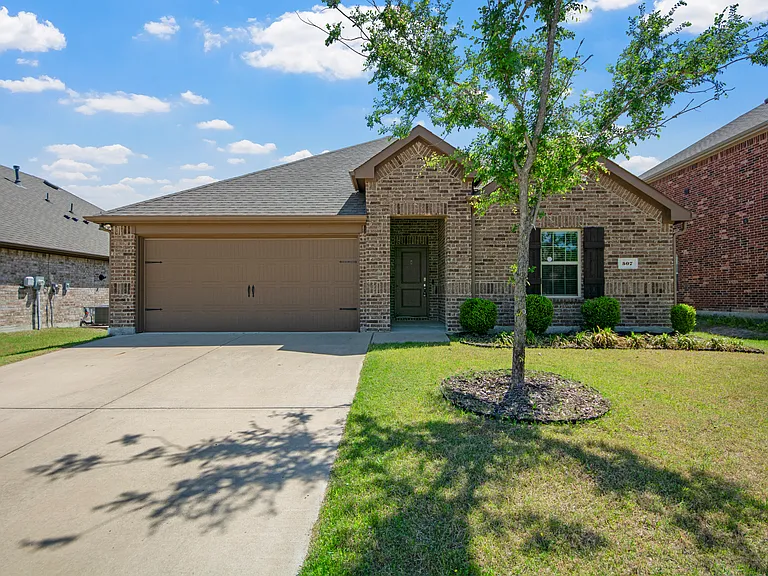 507 Saddle Club Way — Photo 1
